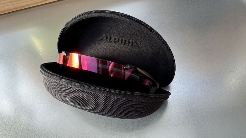 Sluneční brýle Alpina Hawkeye Q-Lite V black matt/purple
