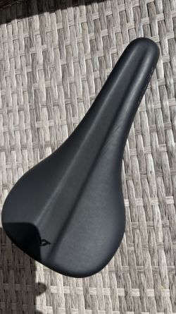 Sedlo SDG Lux Alloy Brand YT