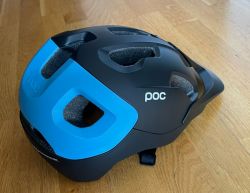Cyklistická helma POC Axion S