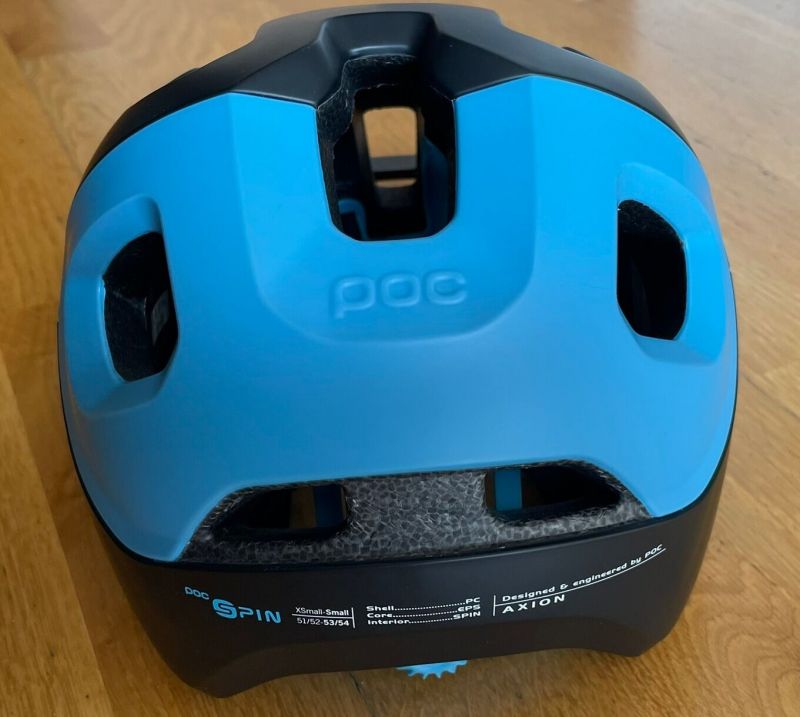 Cyklistická helma POC Axion S