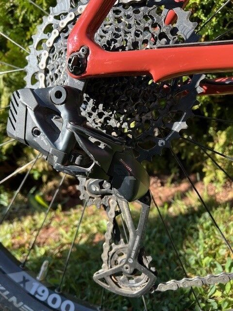FOCUS Raven 8.8 AXS