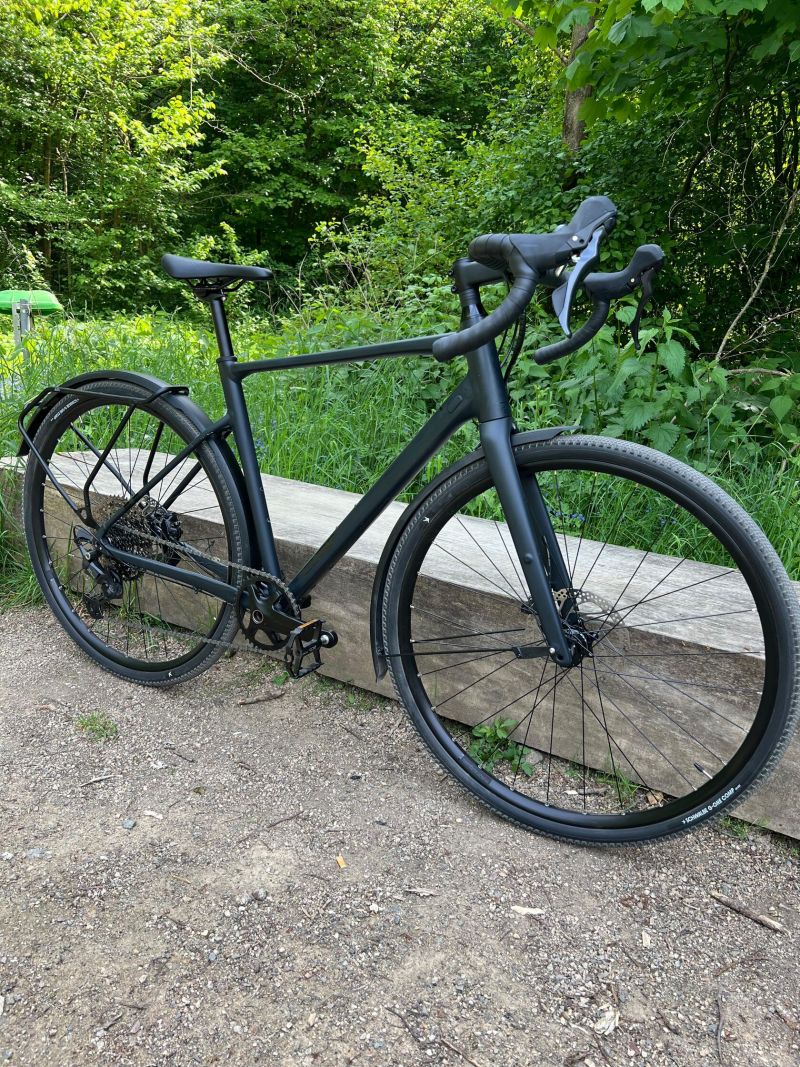 Cube Nuroad Pro FE, 28 palců, hliník, přehazovačky Shimano, 11-G