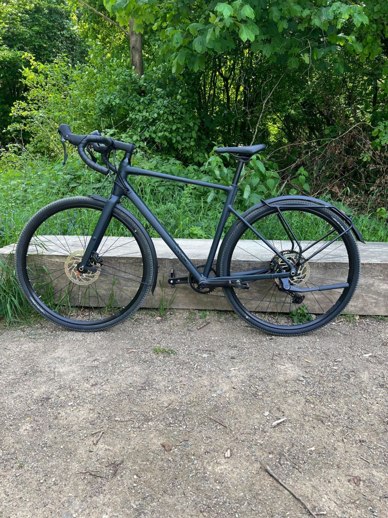 Cube Nuroad Pro FE, 28 palců, hliník, přehazovačky Shimano, 11-G