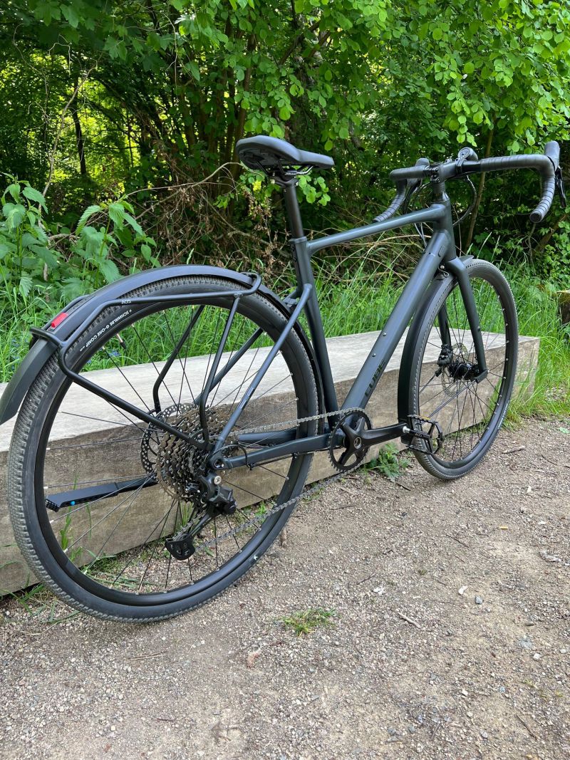 Cube Nuroad Pro FE, 28 palců, hliník, přehazovačky Shimano, 11-G