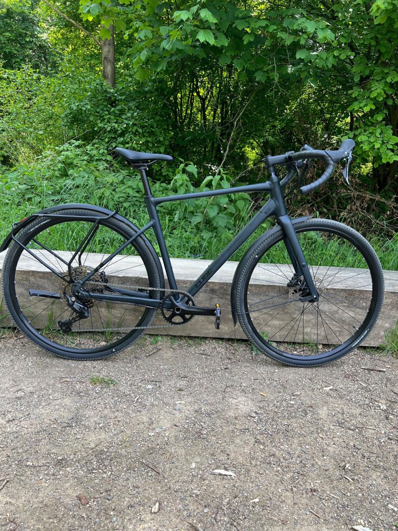 Cube Nuroad Pro FE, 28 palců, hliník, přehazovačky Shimano, 11-G