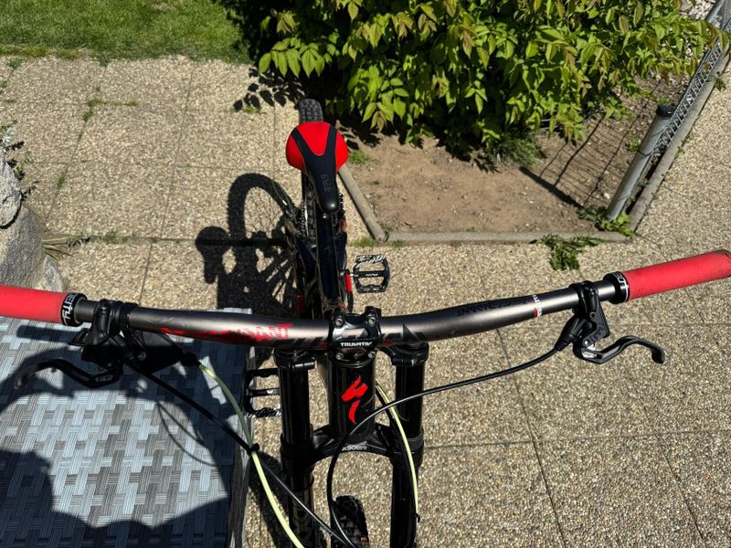 Dobrý den prodávám kolo specialized Demo 8 fsr 