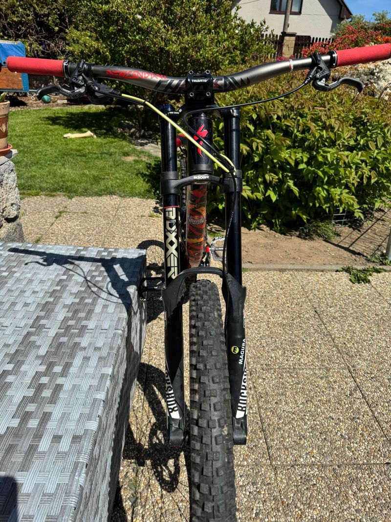 Dobrý den prodávám kolo specialized Demo 8 fsr 