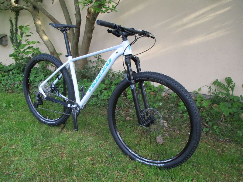 Nové 29" kolo ROZZO Grace 19", vzduchová vidlice Manitou Markhor air, Shimano Deore1x12, pevné osy