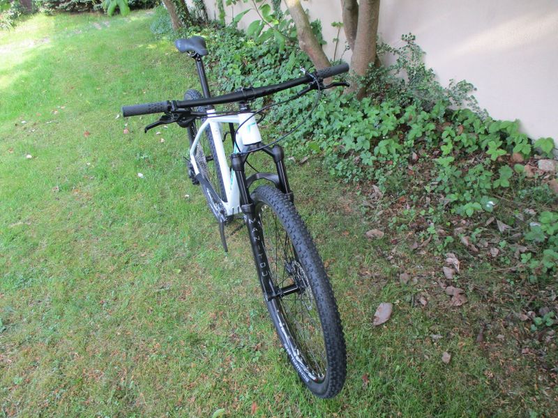 Nové 29" kolo ROZZO Grace 19", vzduchová vidlice Manitou Markhor air, Shimano Deore1x12, pevné osy