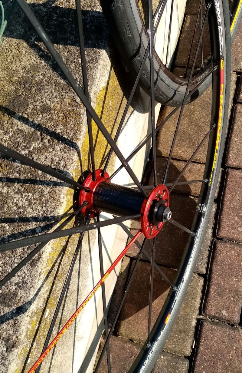 Mavic Ksyrium SL - zapl. Alu kola silniční, ráfkové brzdy, váha jen 1485 g. 