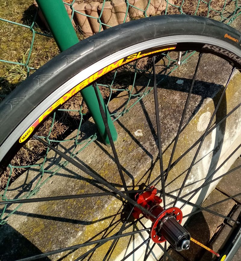 Mavic Ksyrium SL - zapl. Alu kola silniční, ráfkové brzdy, váha jen 1485 g. 