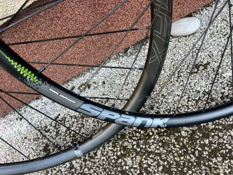 Mavic Crossmax Carbon SL R Boost CL 29 + Spank Flare 24 Vibrocore