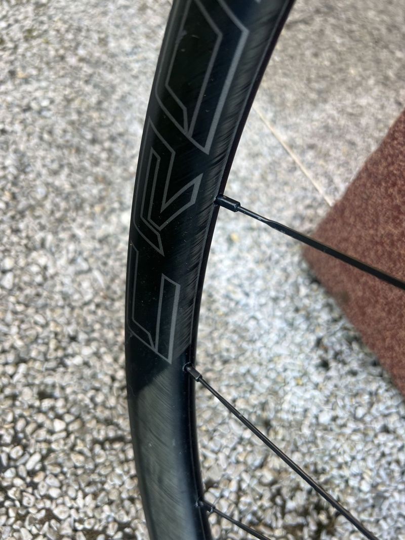 Mavic Crossmax Carbon SL R Boost CL 29 + Spank Flare 24 Vibrocore
