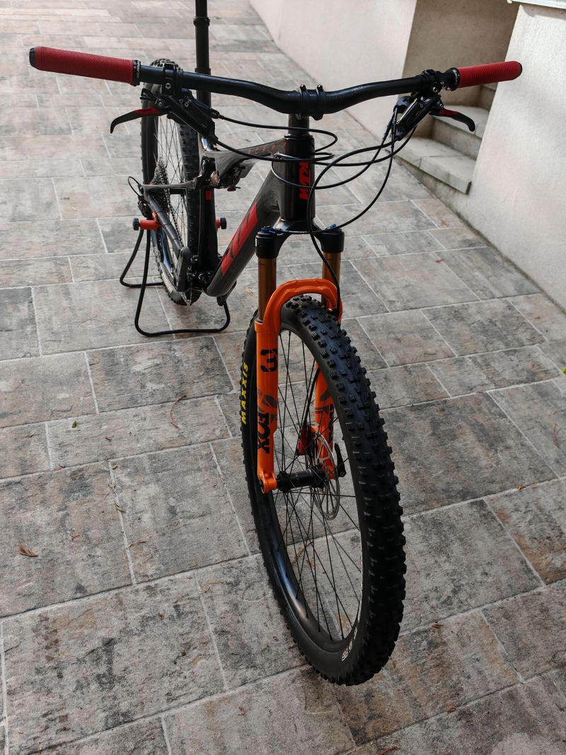 KTM Scarp Sonic Master, vel. XL, váha 10,9kg