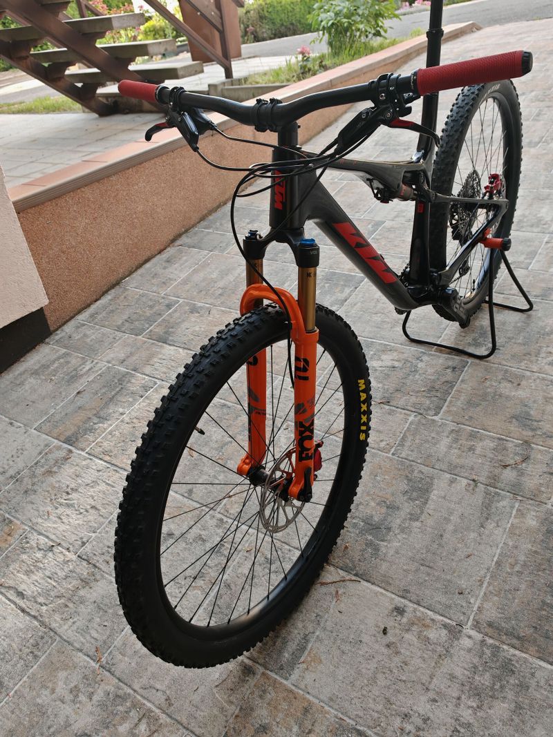 KTM Scarp Sonic Master, vel. XL, váha 10,9kg