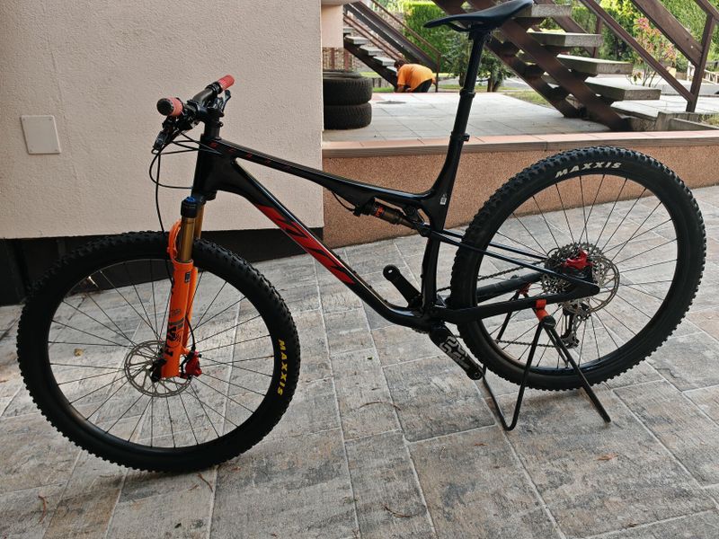 KTM Scarp Sonic Master, vel. XL, váha 10,9kg