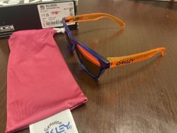 Dětské Oakley Frogskins XXS Crystal Blue/Prizm Ruby