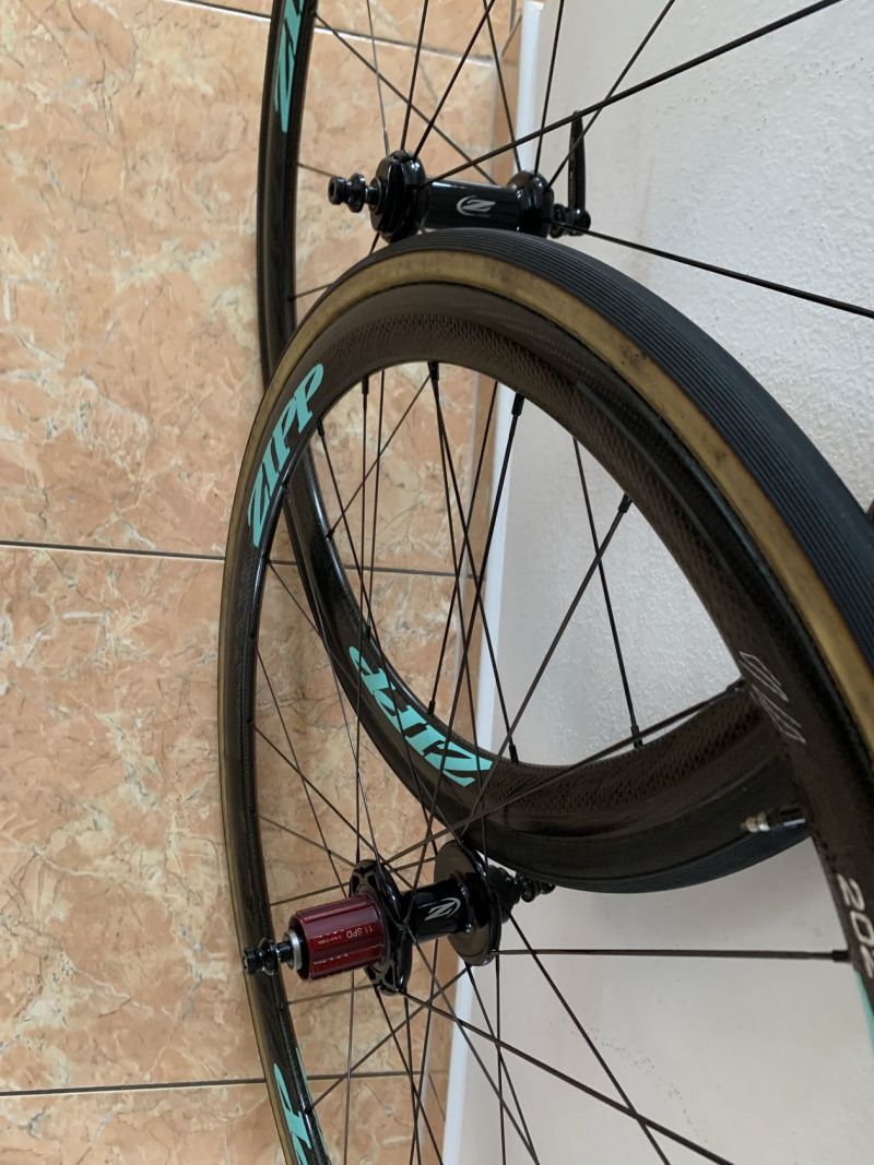 Silniční výplety Zipp 202