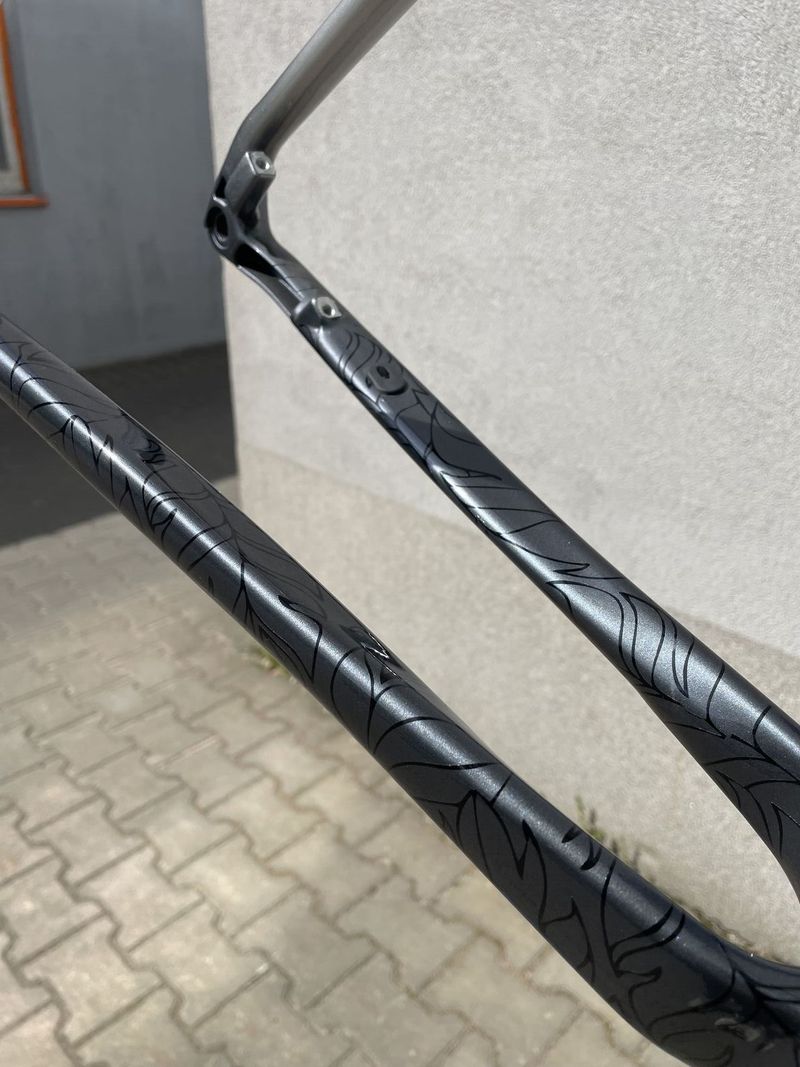 Nový karbonový rám KROSS - custom lak, jediný kus na světě. Kola 27,5 velikost M