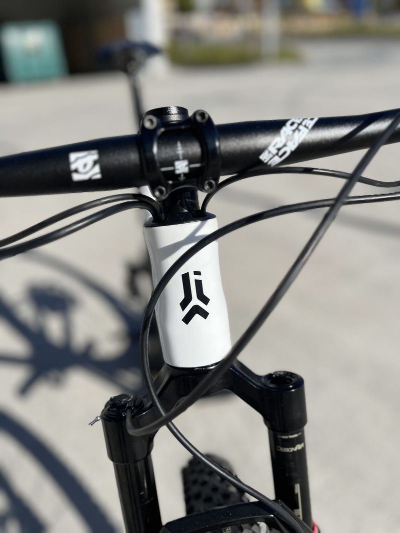 NOVÉ!!! ARC8 Evolve HT Custom Build - lehká rychlá XC raketa!!! Možnost odpočtu DPH.