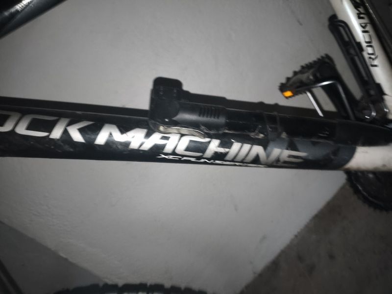 Rock Machine odpružené kolo