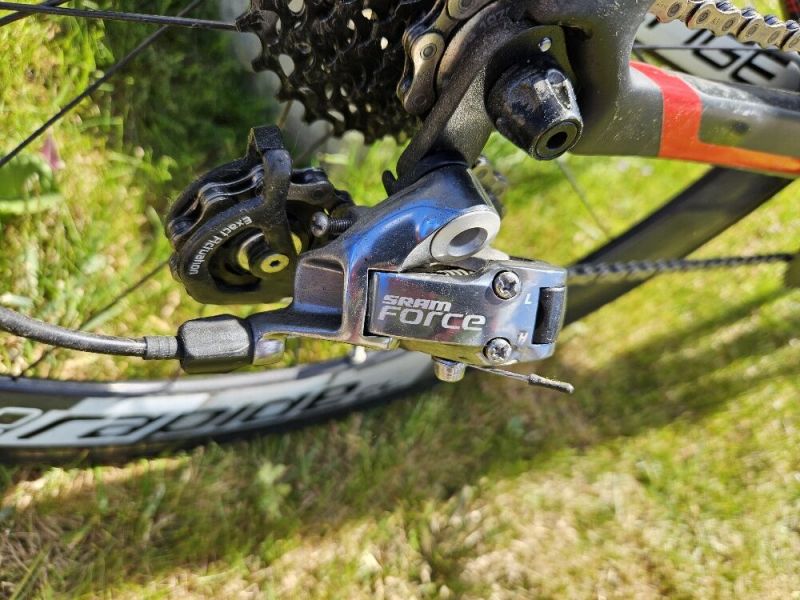 Specialized VENGE, karbon, kola ROVAL, SRAM force, najeto 1tis. km, už nejezdím...