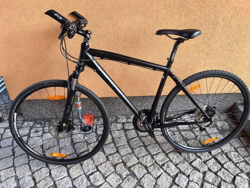 FELT QX100 cross-trekingové kolo