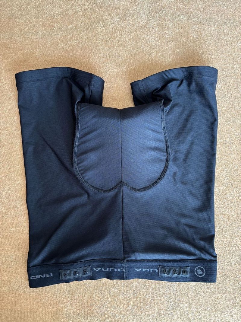  ENDURA Hummvee Black Camo+dres Endura Single Track SS-T