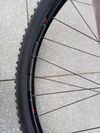 Zapletená kola Cannondale Lefty 29 