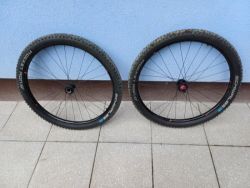 Zapletená kola Cannondale Lefty 29 