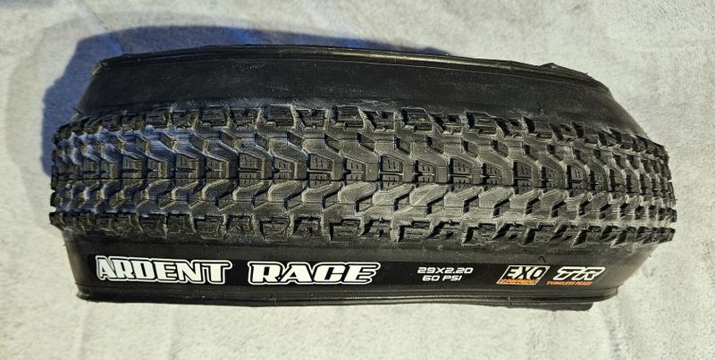 Nové Maxis Ardent Race + Ikon EXO TR