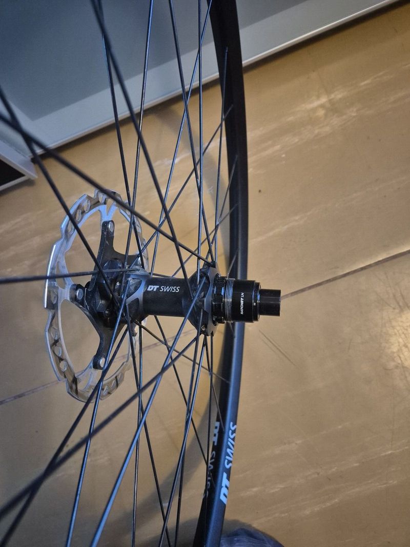 Zapletená kola DT Swiss XR 1850