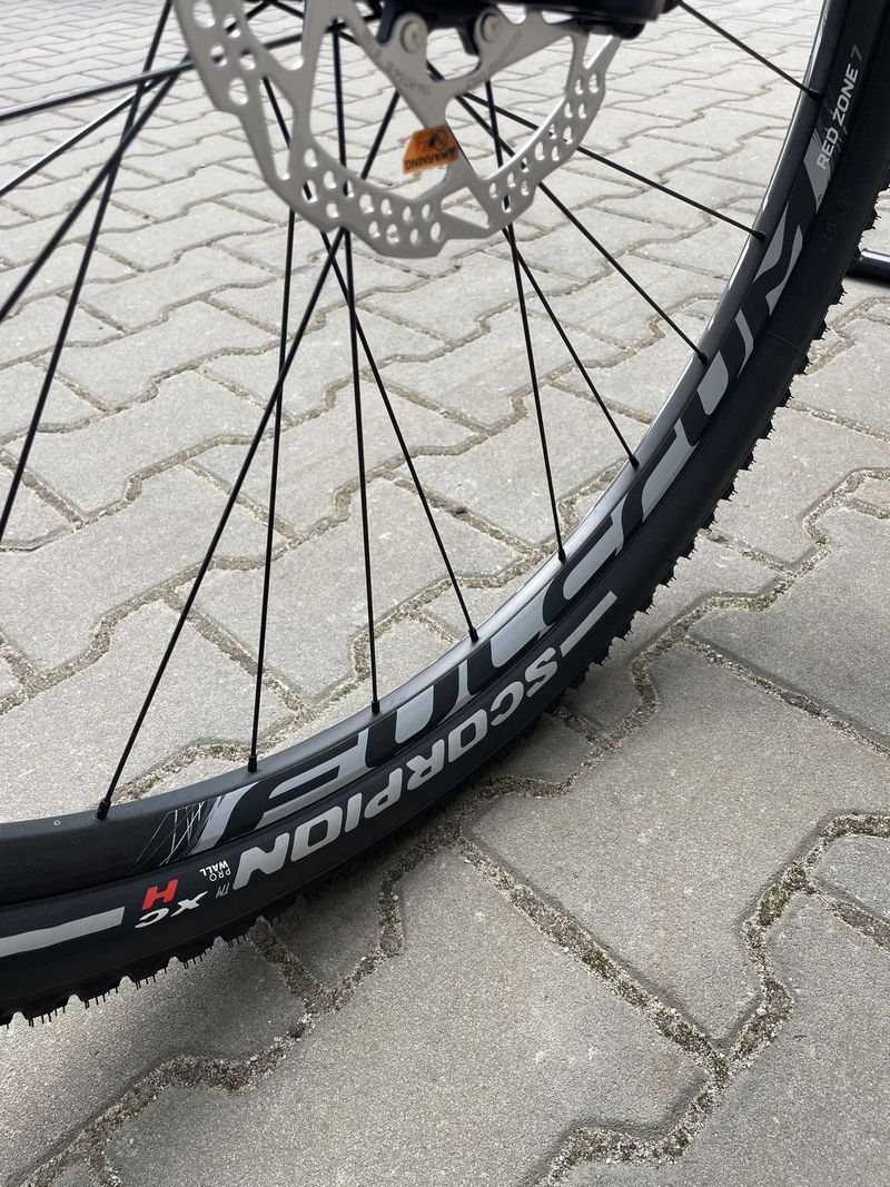 Zakázková stavba na karbonovém rámu KROSS nové kolo velikost M