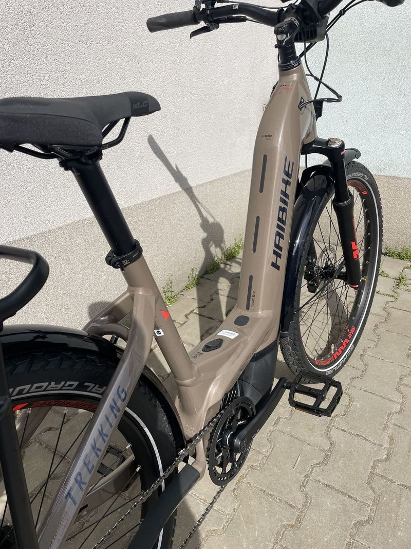 Nové elektrokolo HAIBIKE Trekking 8 Low i750 Wh - hnědá barva