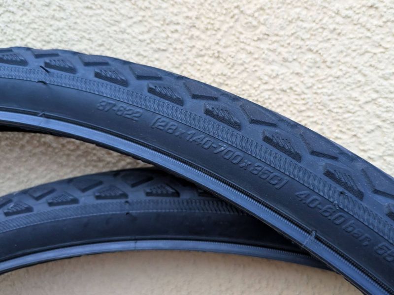 pláště Schwalbe Land Cruiser 700x35C + duše