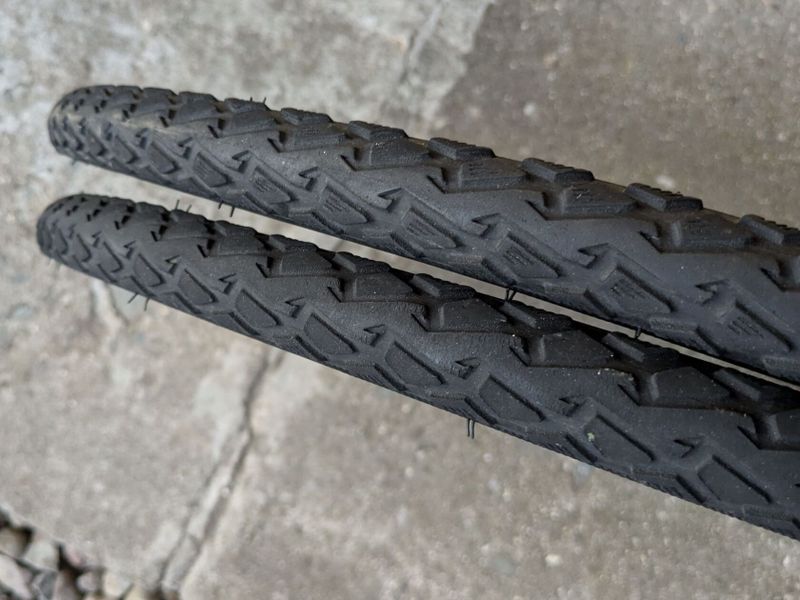 pláště Schwalbe Land Cruiser 700x35C + duše