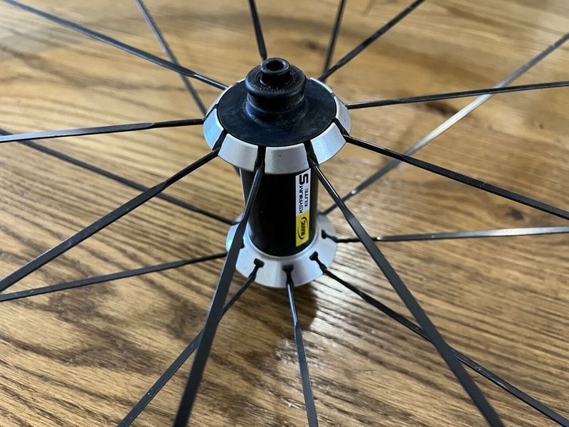 MAVIC Ksyrium Elite S 700 x 23 - přední kolo