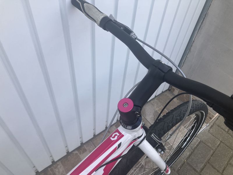 DÁMSKÉ DÍVČÍ KOLO