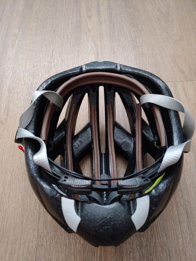 Dámská cyklistická přilba MET