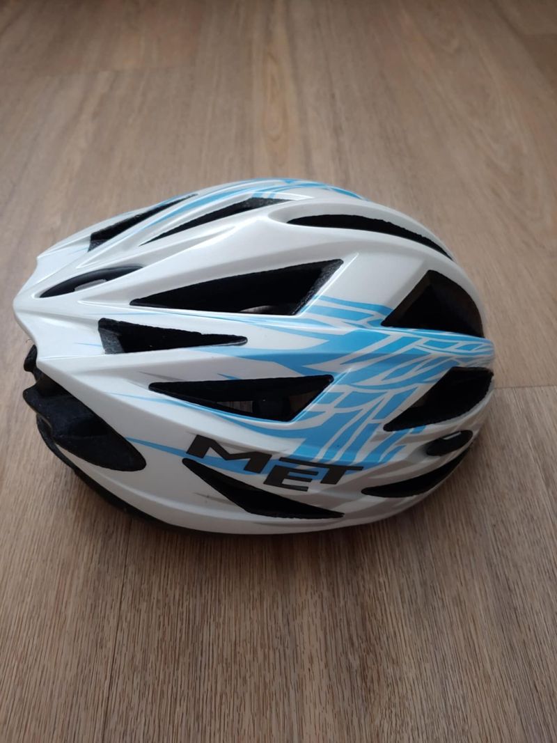 Dámská cyklistická přilba MET