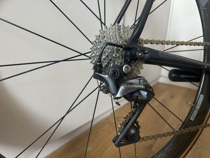 Celokarbon Cannondale Supersix Evo (58) Ultegra + Karbon kola Corima + Carbon cockpit + Powermetter
