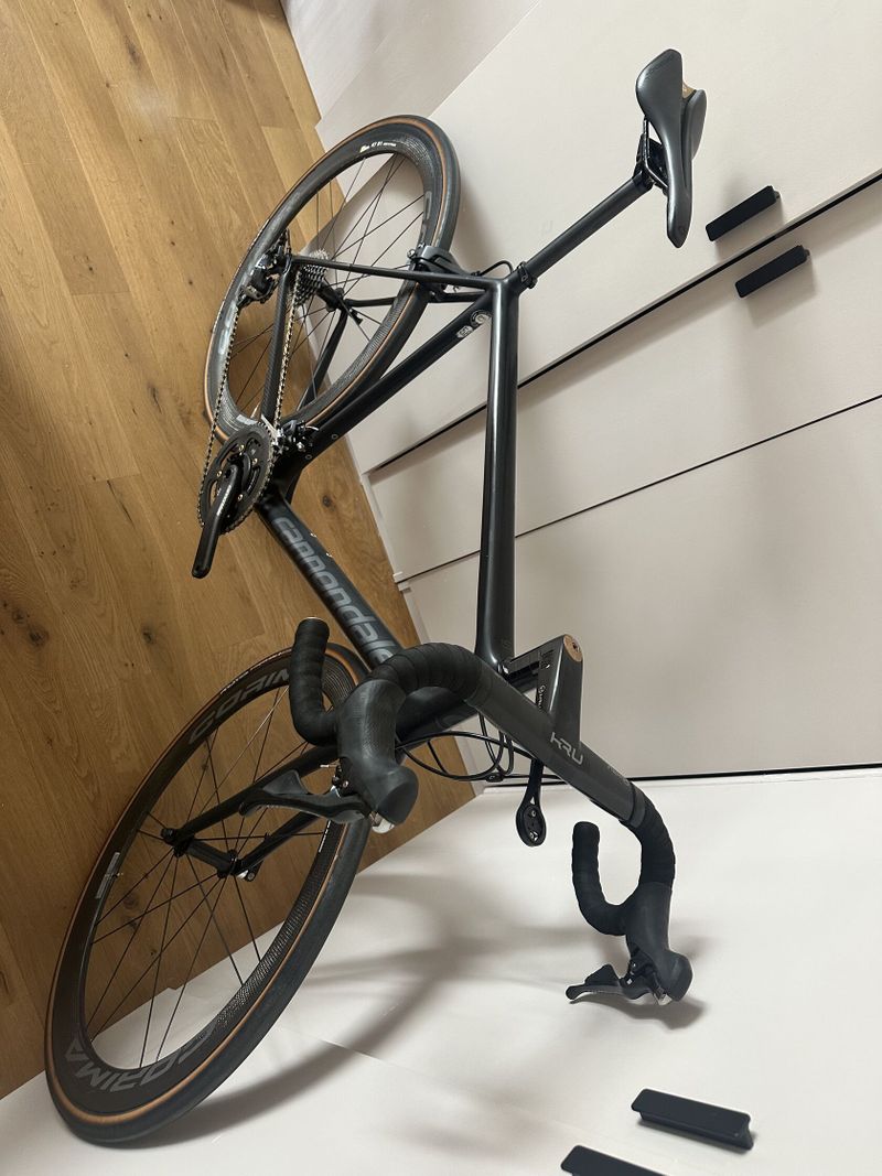 Celokarbon Cannondale Supersix Evo (58) Ultegra + Karbon kola Corima + Carbon cockpit + Powermetter