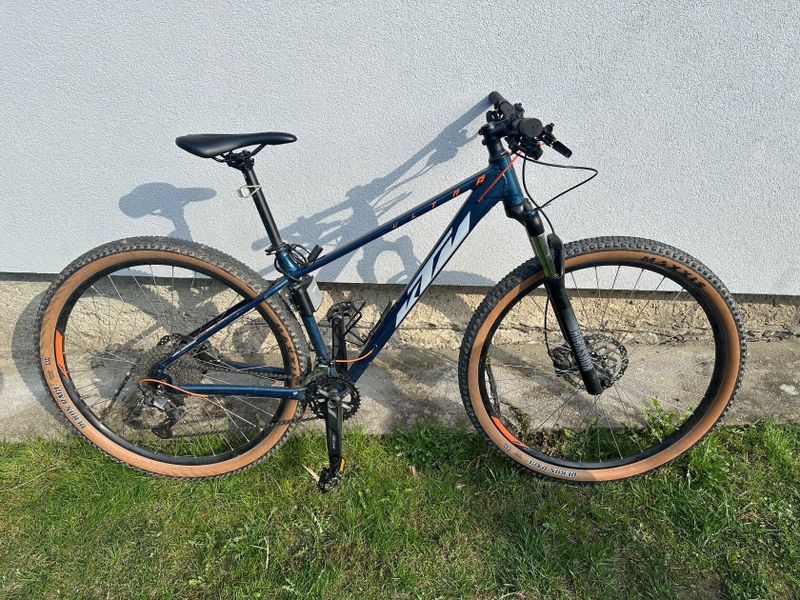 Prodám Horské kolo KTM ULTRA FLITE 29 M 2022 vital blue (silver + orange)