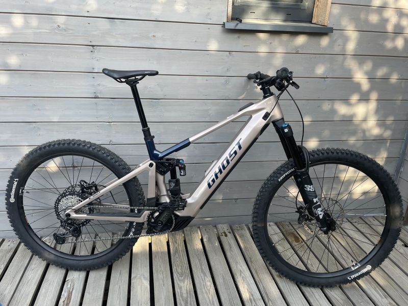 GHOST E-Riot CF Pro