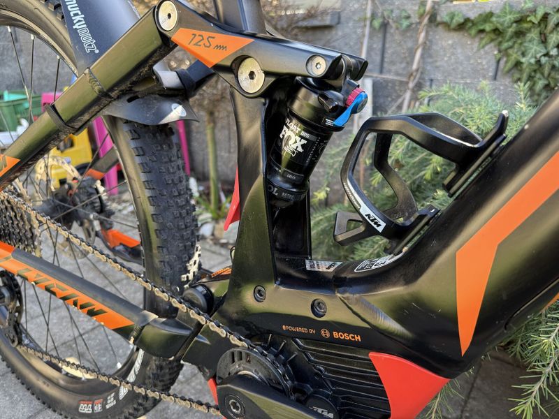 Celoodpružené elektrokolo KTM
