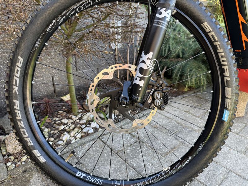 Celoodpružené elektrokolo KTM