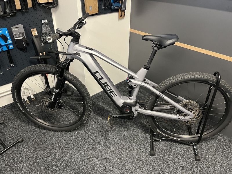 CUBE Stereo Hybrid 120 RACE 625 vel.L 668km 2022 FOX
