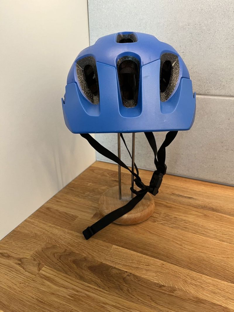 Prodám juniorskou přilbu Bontrager Tyro Youth (50-55 cm). 