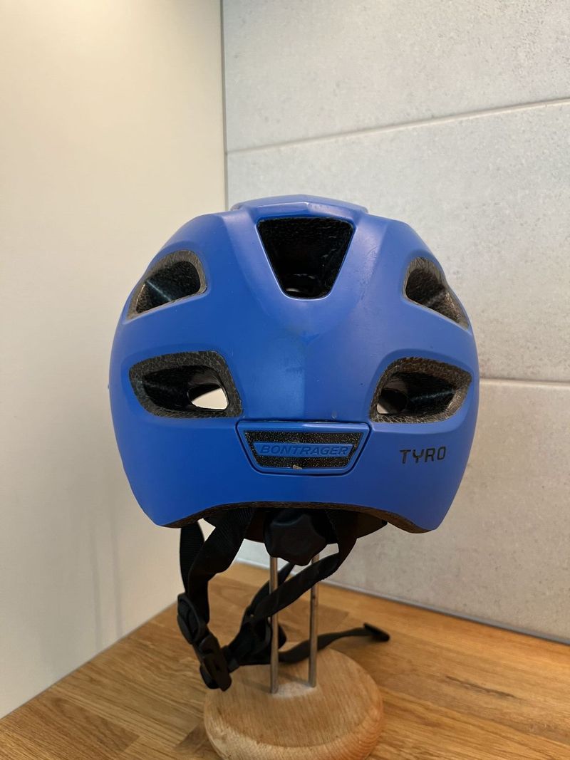 Prodám juniorskou přilbu Bontrager Tyro Youth (50-55 cm). 