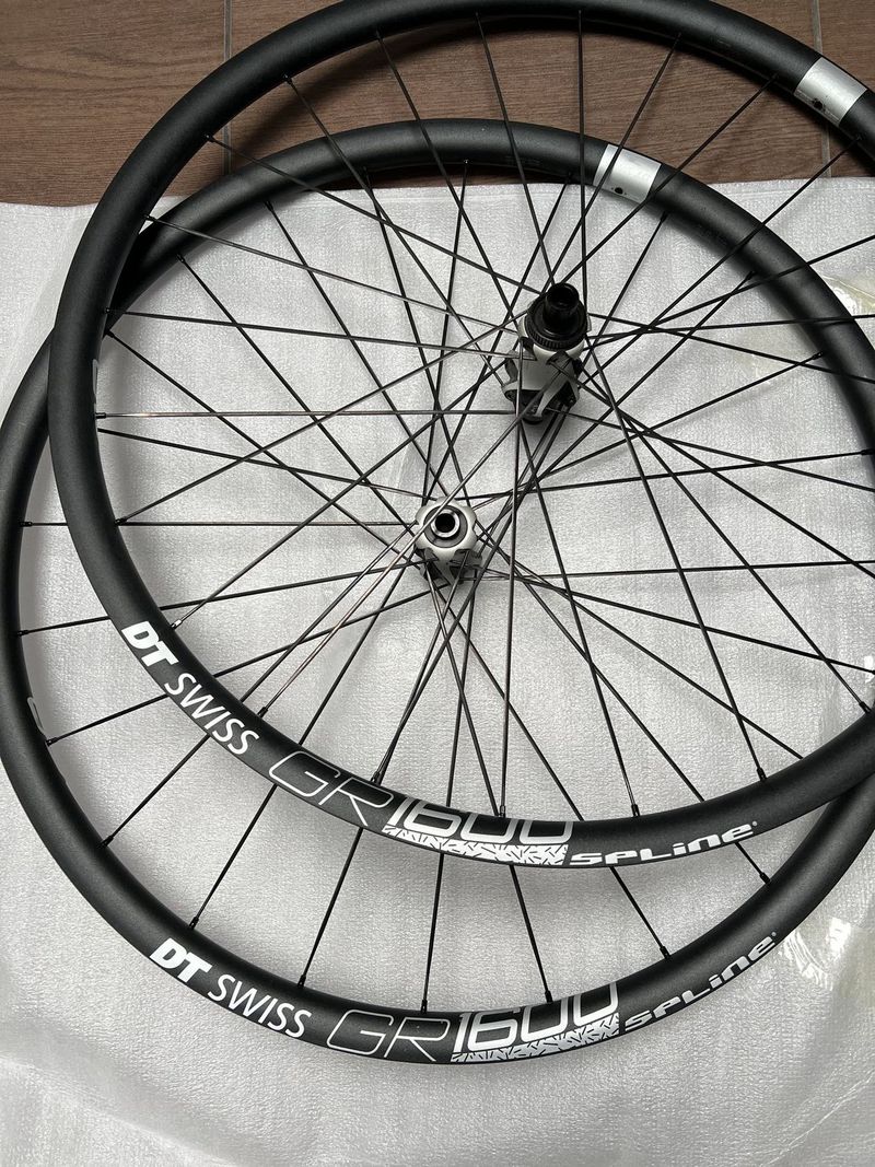 Gravel kola DT Swiss GR1600